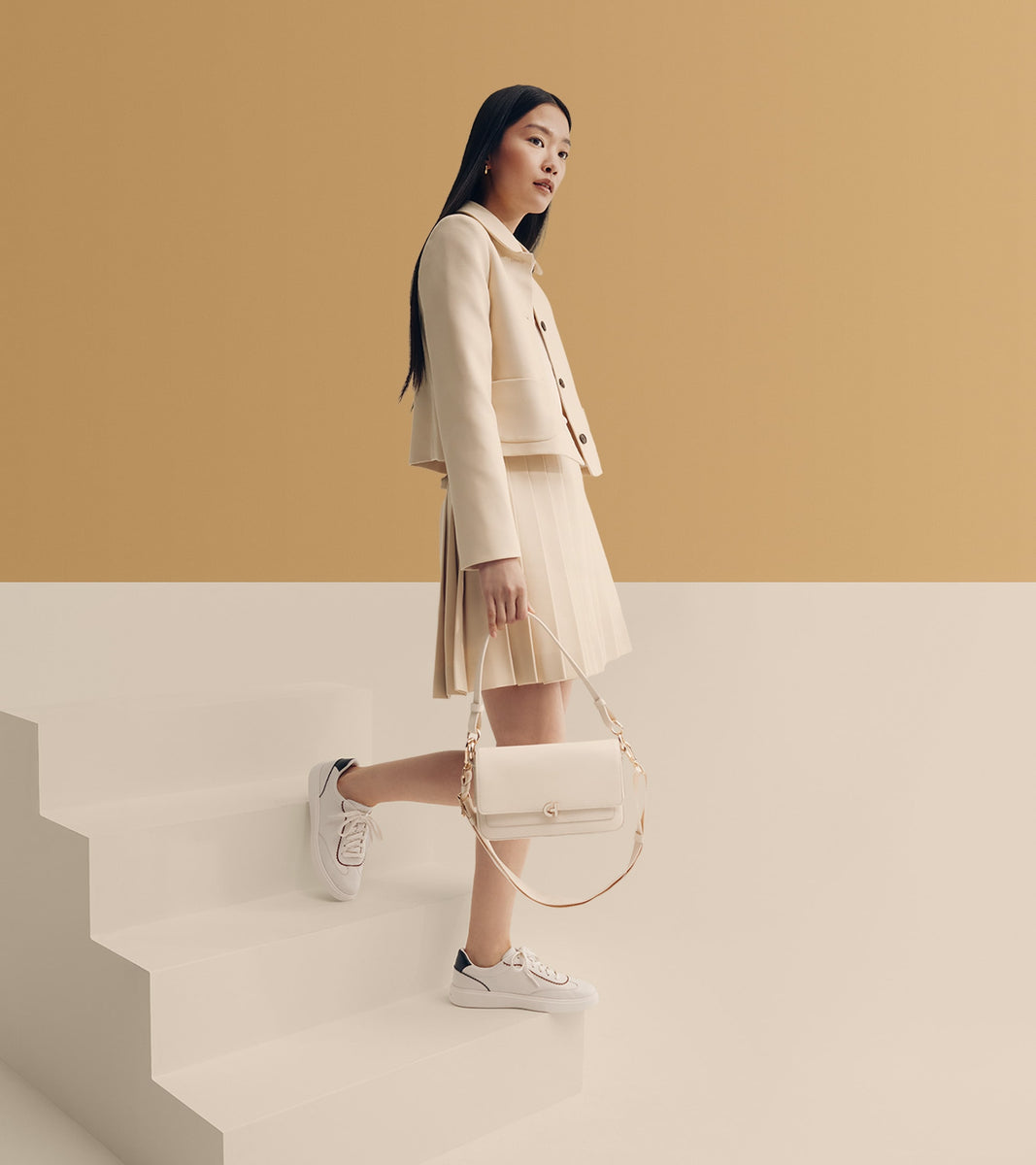 W33613:IVORY LTR/BLACK LTR