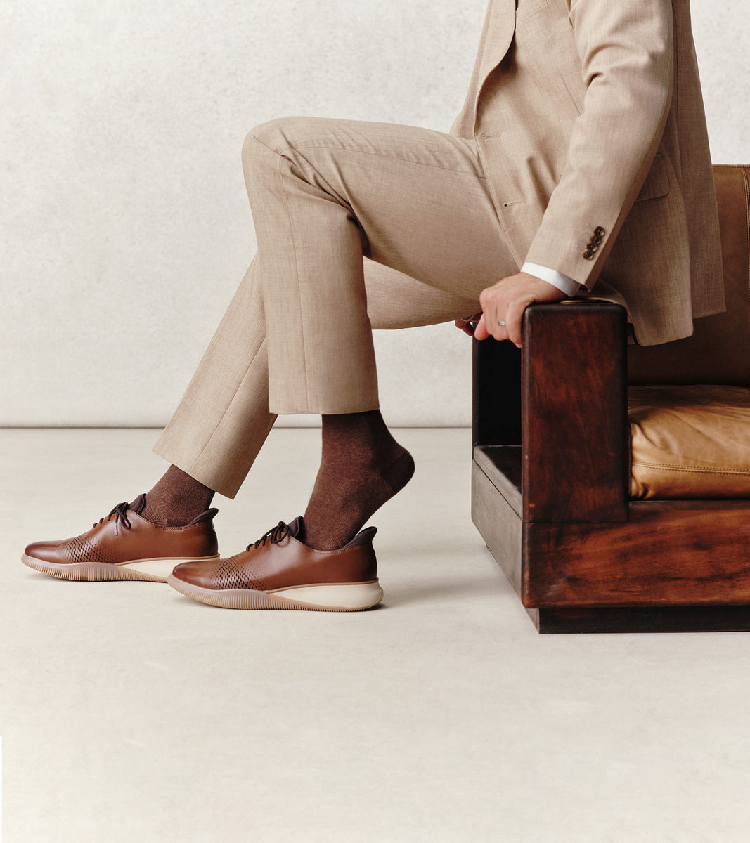 C42829:CH WOODBURY / CH DK CHOCOLATE / ANGORA